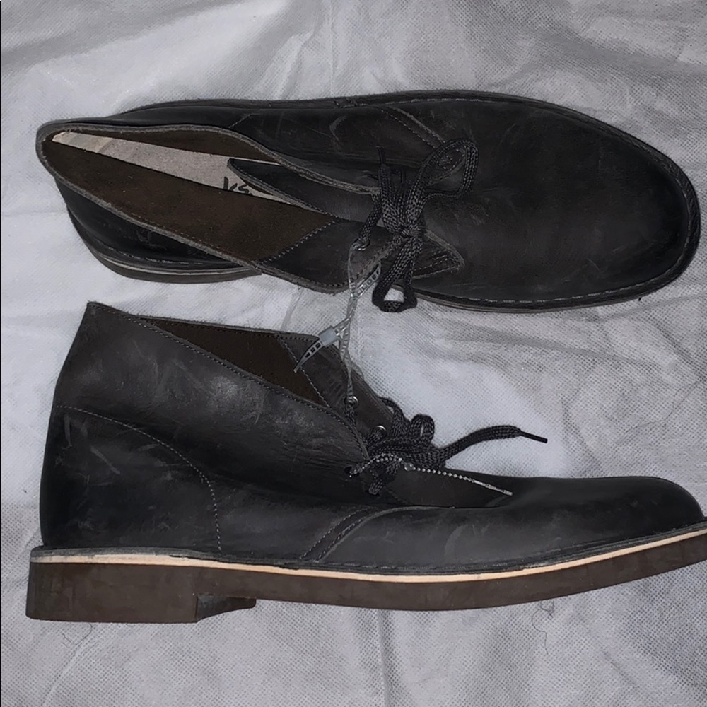 🔥🔥Men’s Gray Clark’s boots NWOT Sz 13🔥🔥